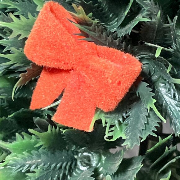 Christmas Tree Table Top Use Vintage Hong Kong Flocked Red Birds and Bows - Picture 12 of 12